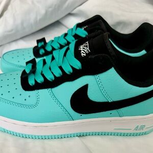 Tiffany & Nike Air Force One